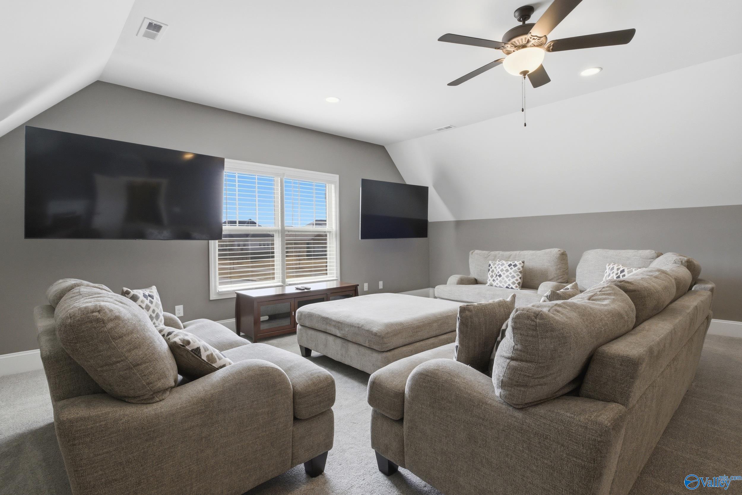 201 Goose Hill Bend