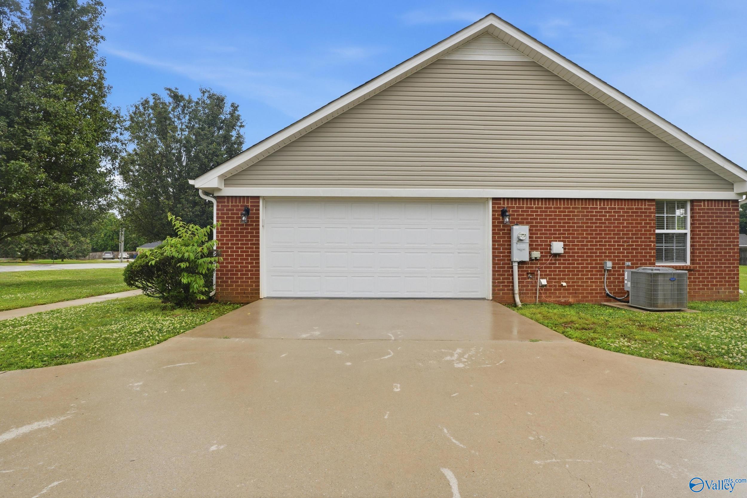 104 Autumn Glaze Drive
