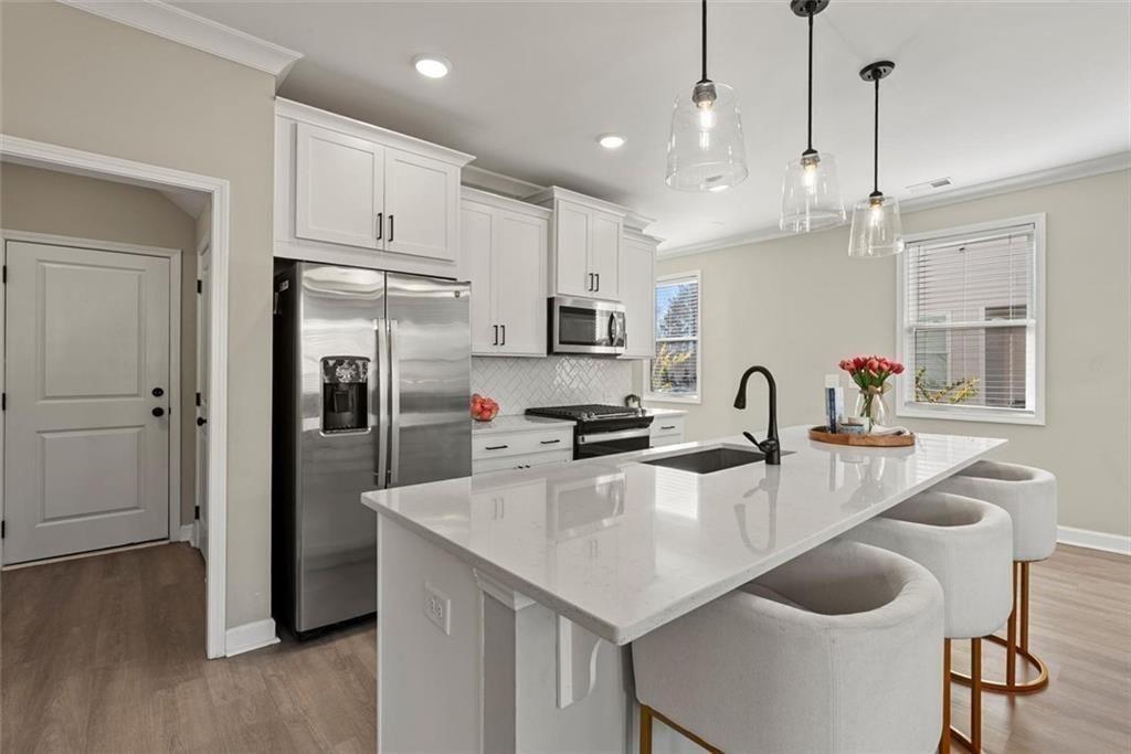 3739 Silvery Way