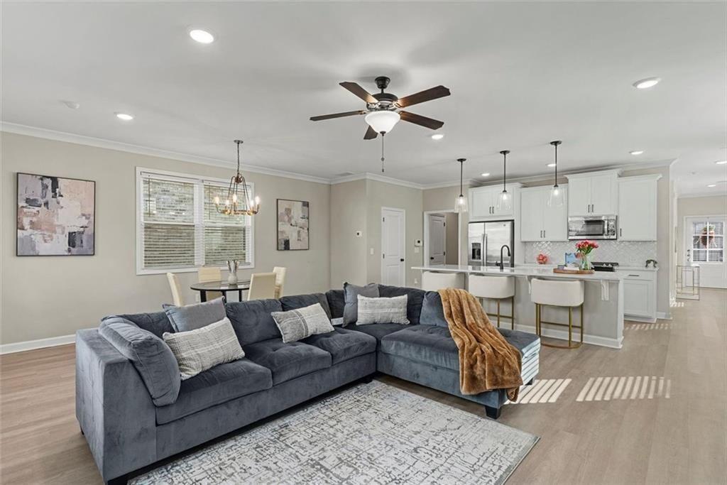 3739 Silvery Way