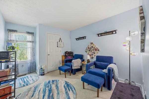 1835 Barrington Overlook NW