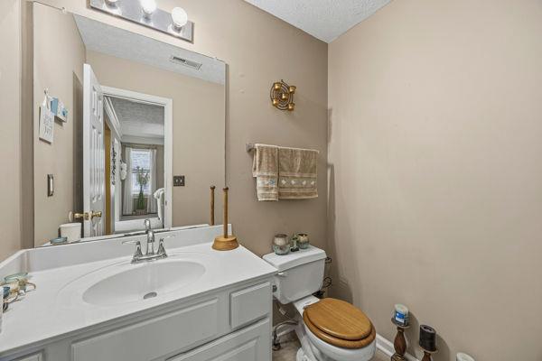 1835 Barrington Overlook NW