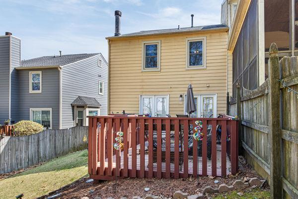 1835 Barrington Overlook NW