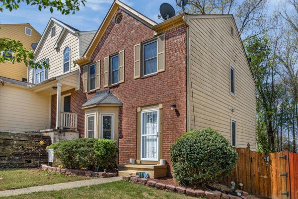 1835 Barrington Overlook NW