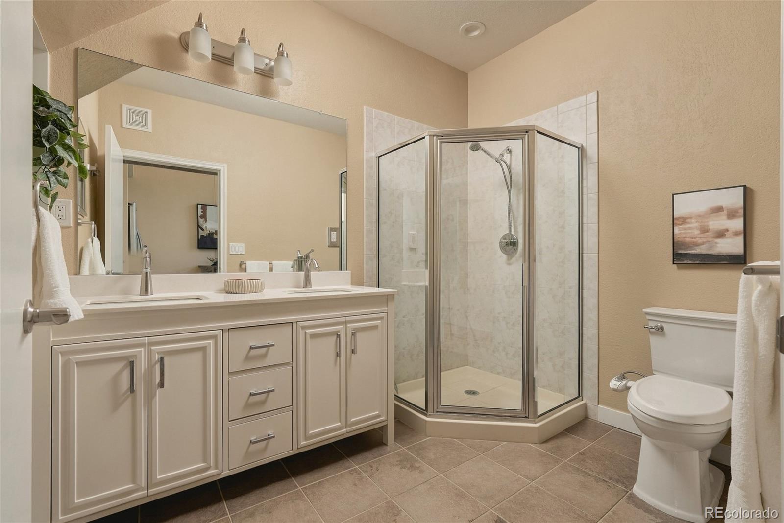 190 Roslyn Street Unit: 1308