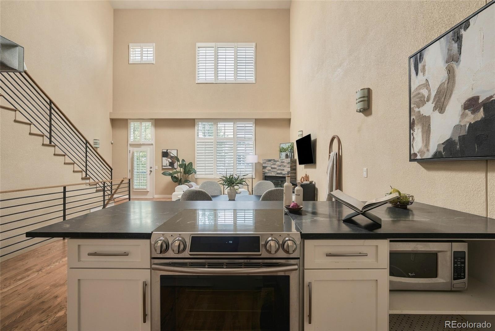 190 Roslyn Street Unit: 1308