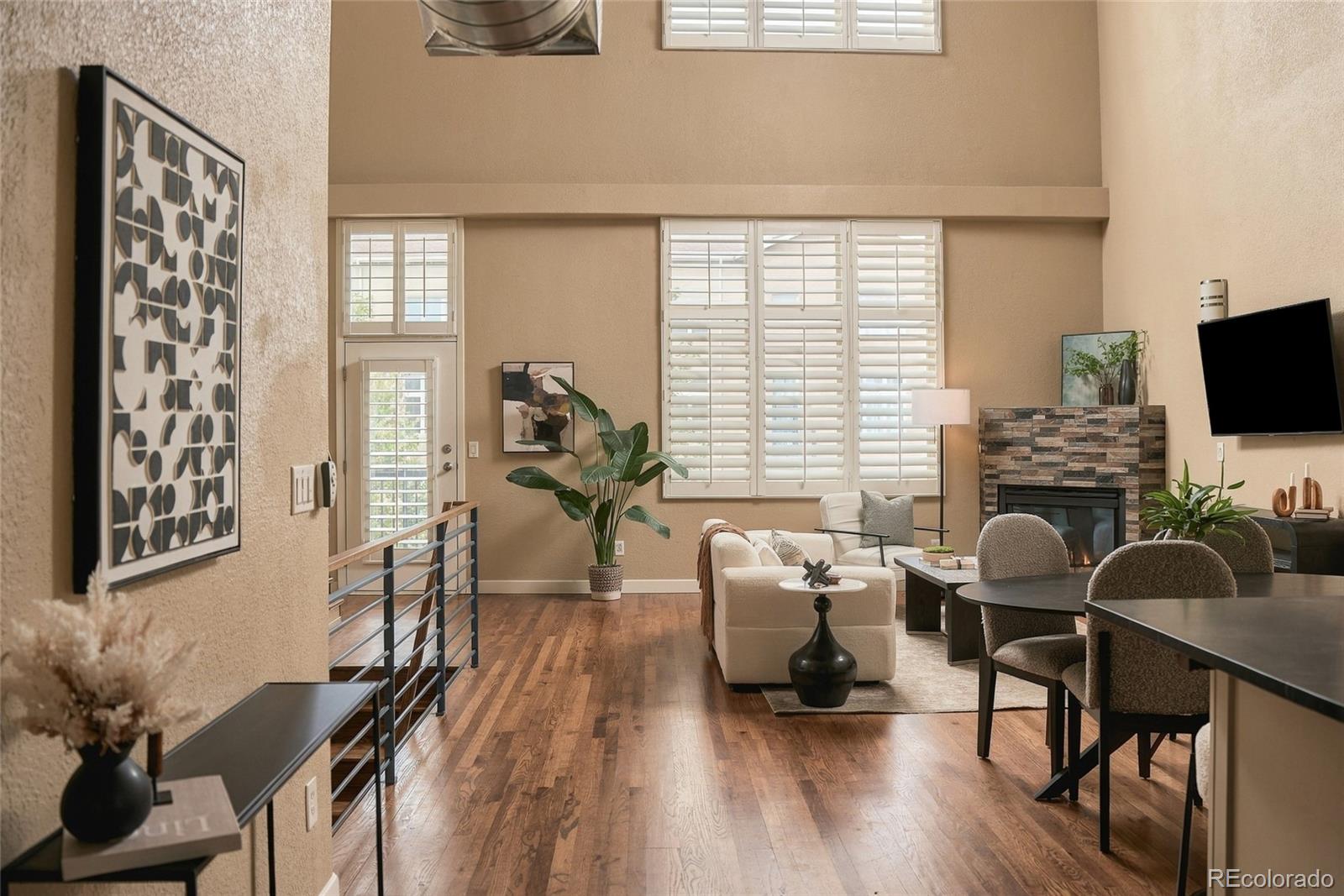 190 Roslyn Street Unit: 1308