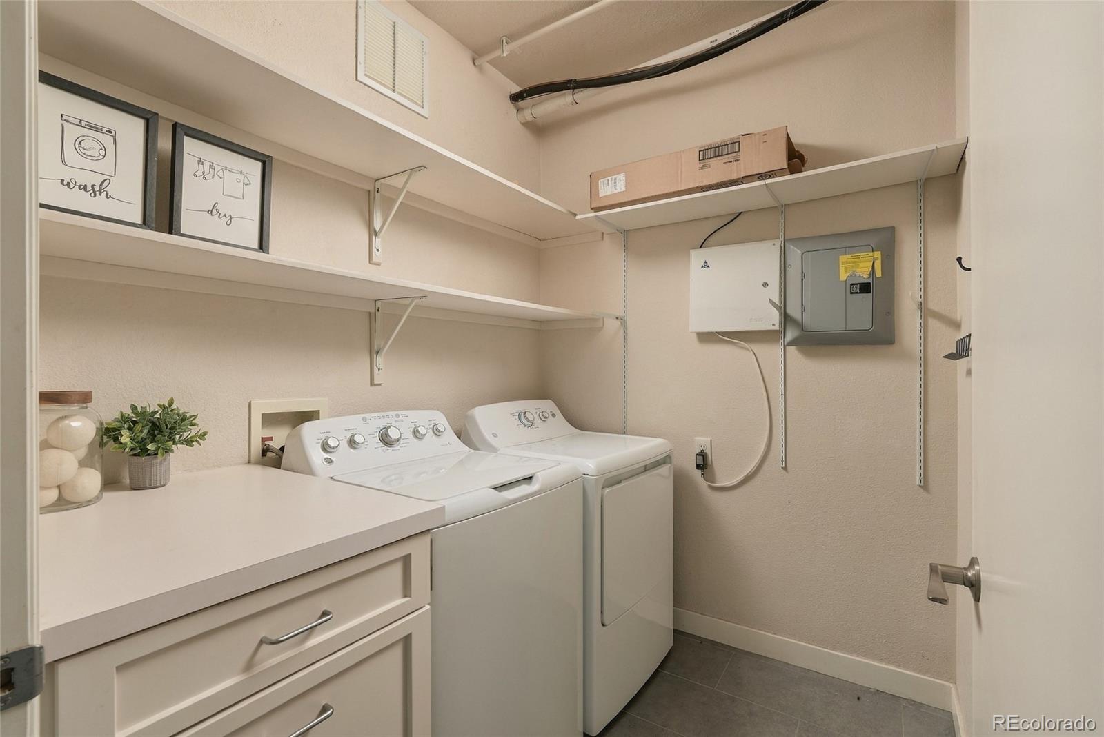 190 Roslyn Street Unit: 1308
