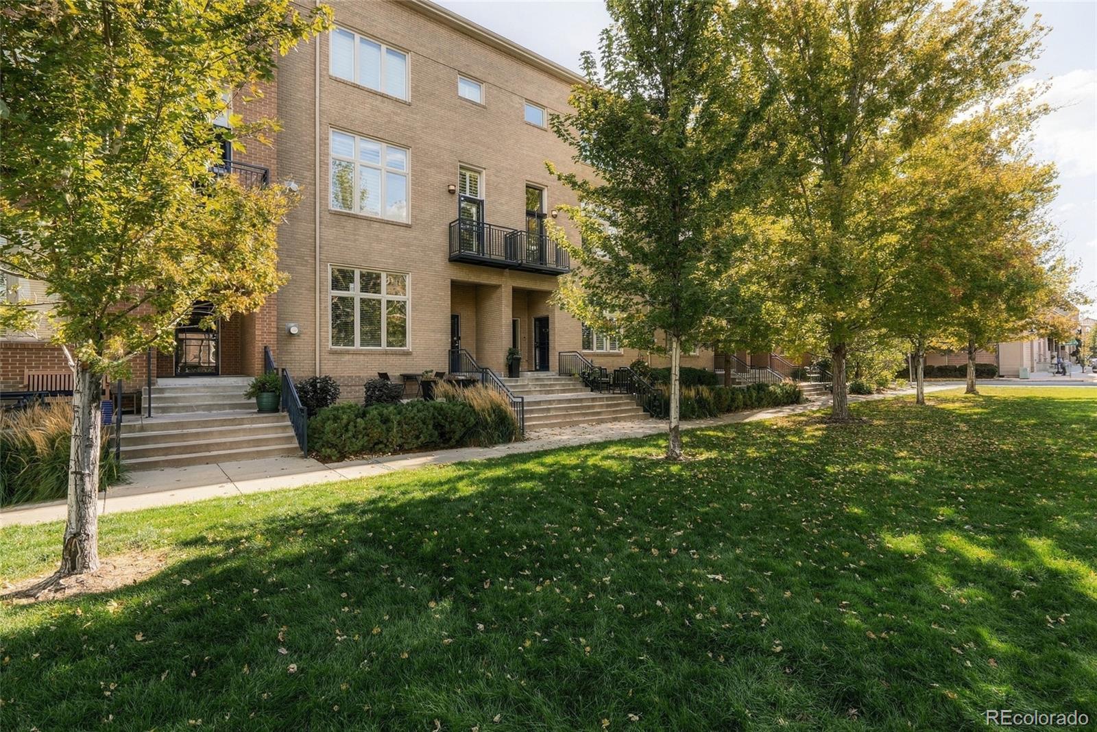 190 Roslyn Street Unit: 1308
