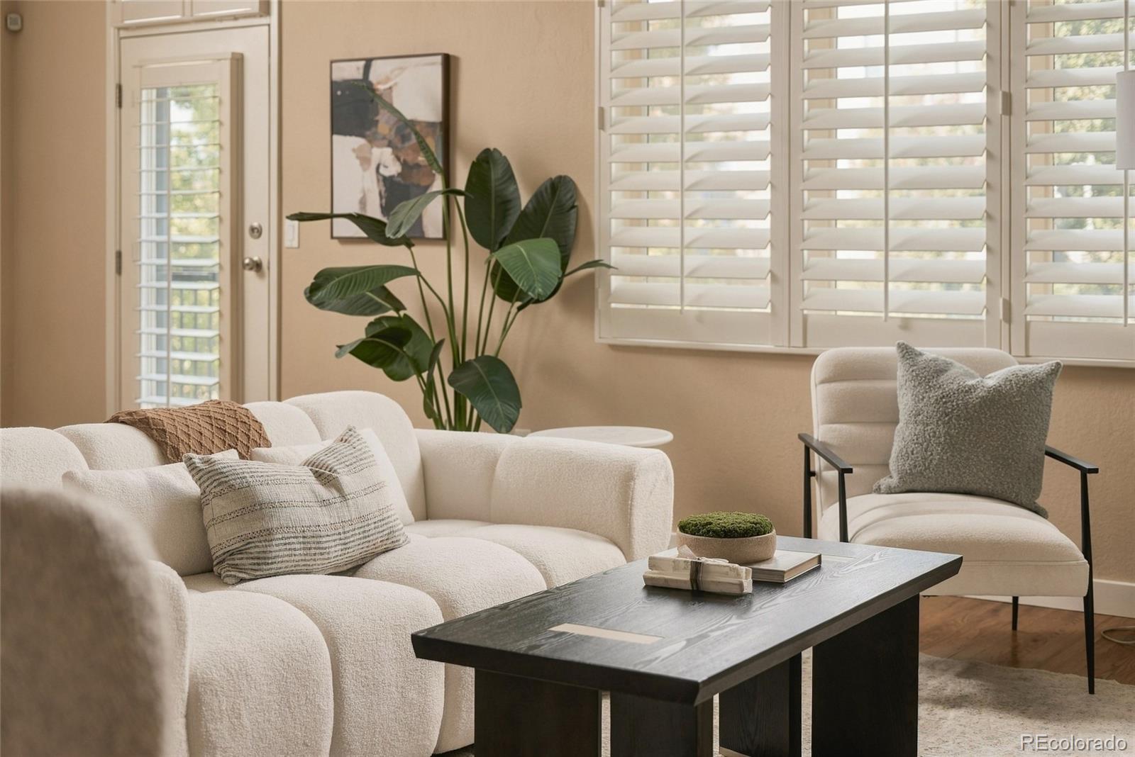 190 Roslyn Street Unit: 1308
