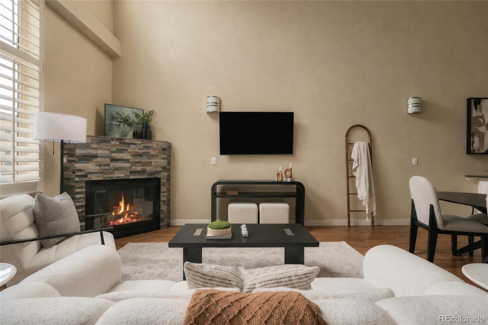 190 Roslyn Street Unit: 1308