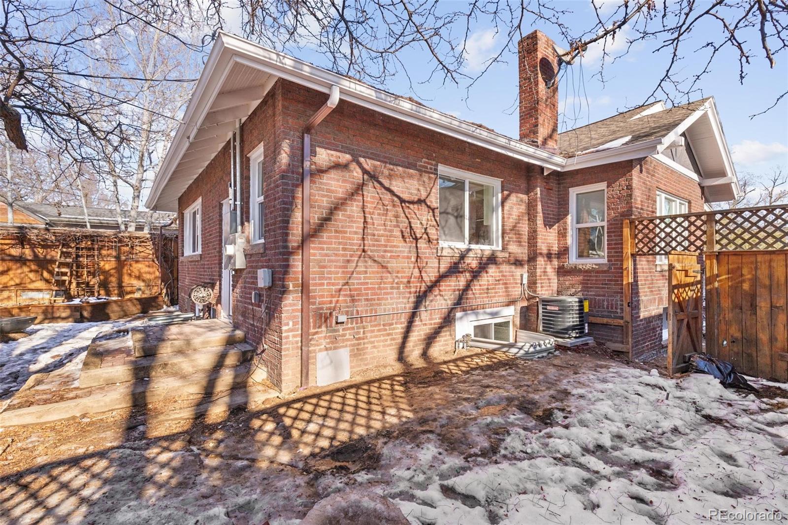 4149 N Hooker Street