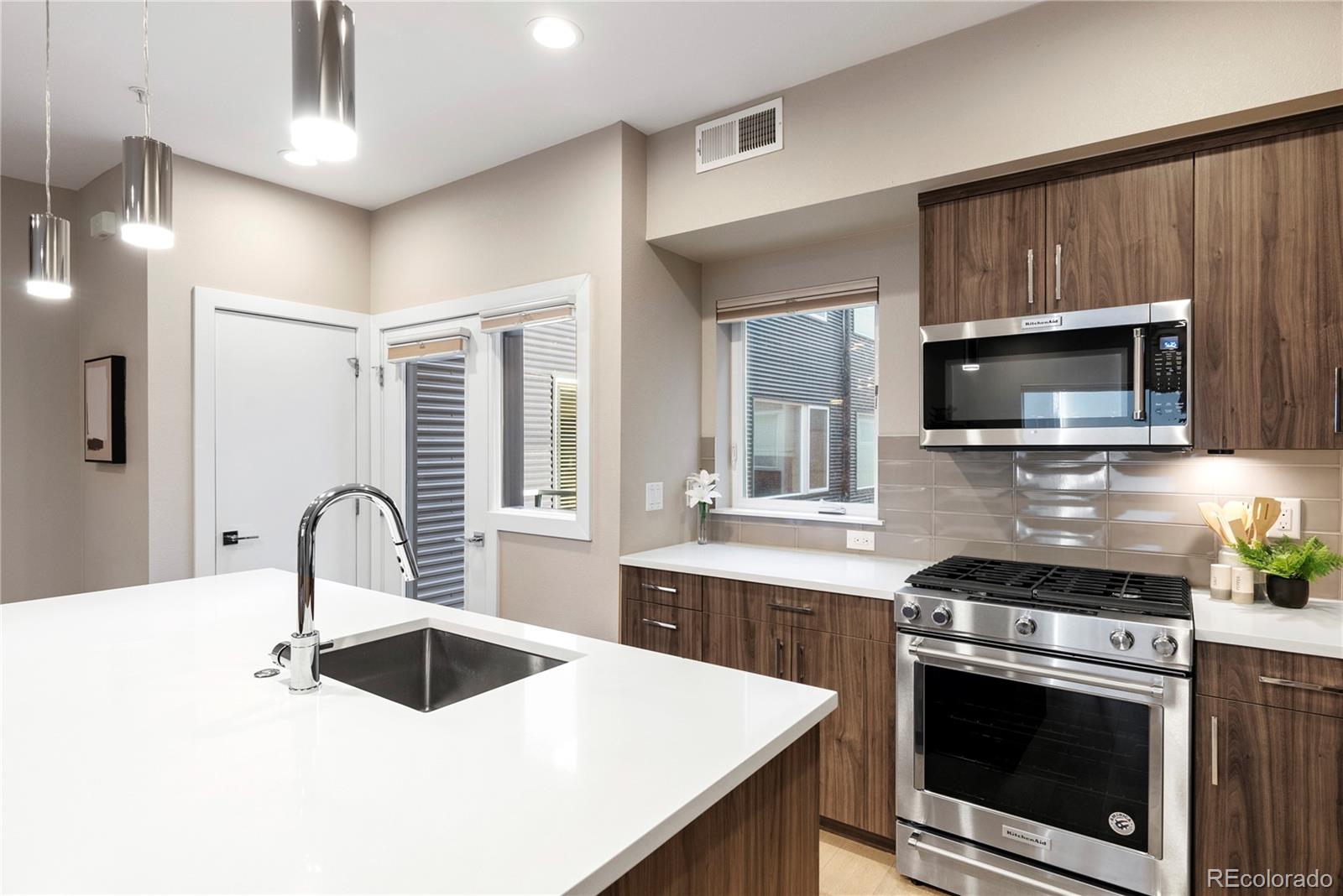 4469 Tennyson Street Unit: 15