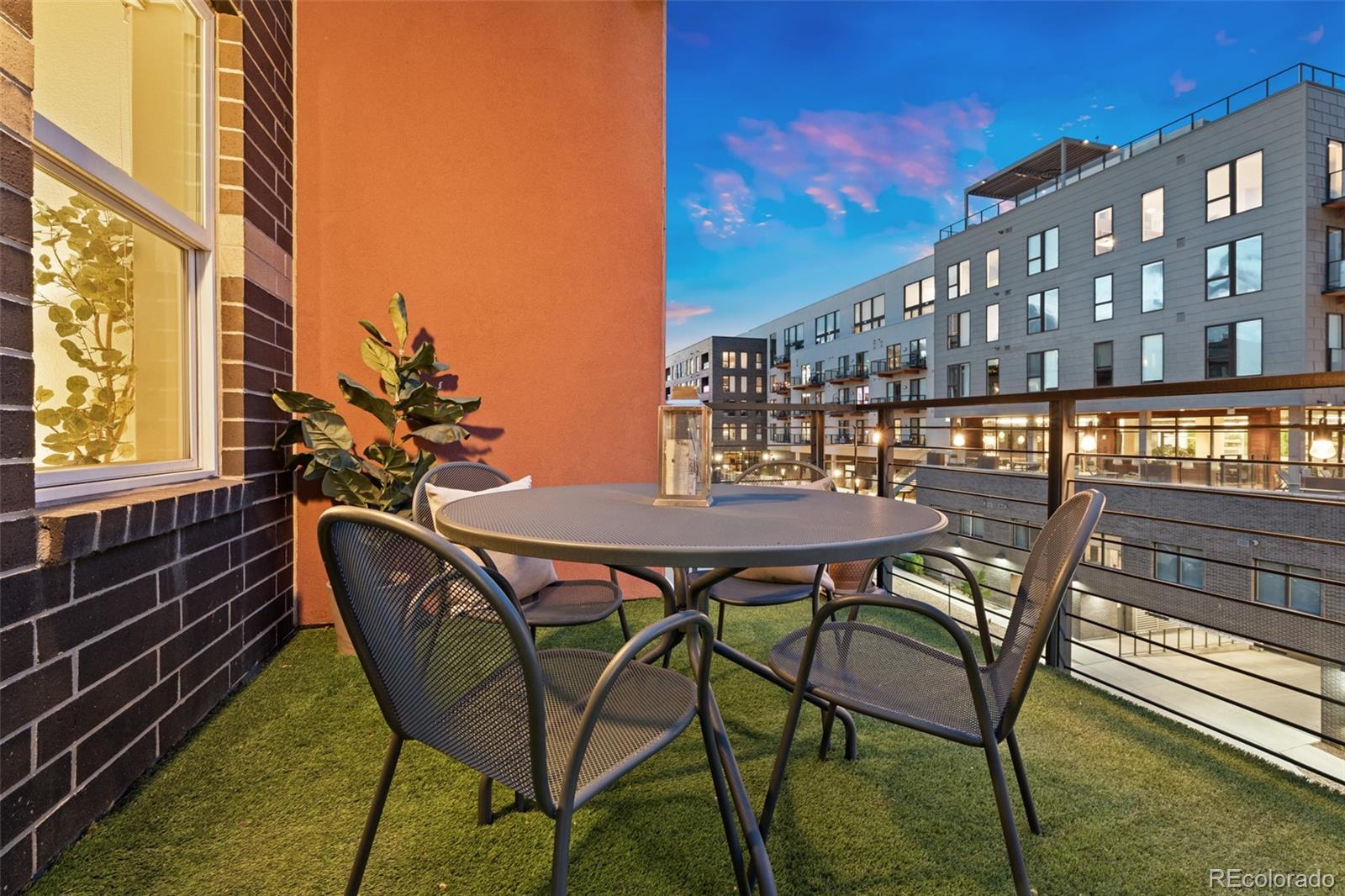1555 Central Street Unit: 301