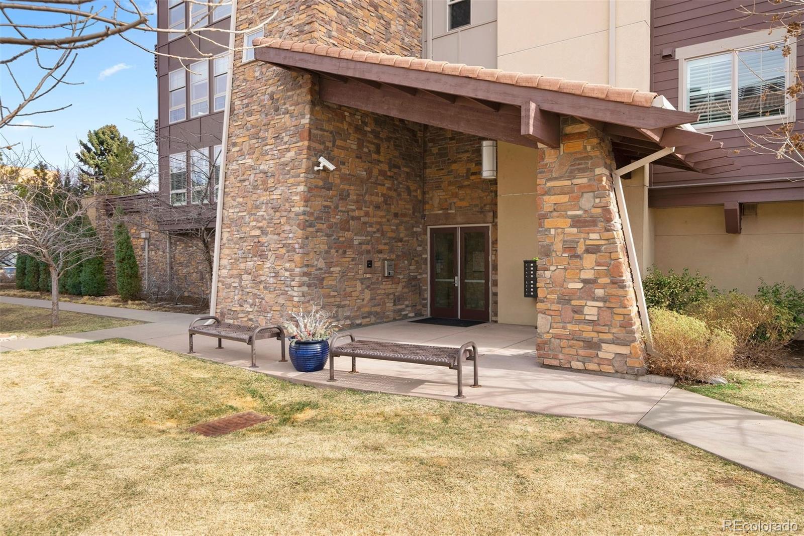 89 Rampart Way Unit: 504