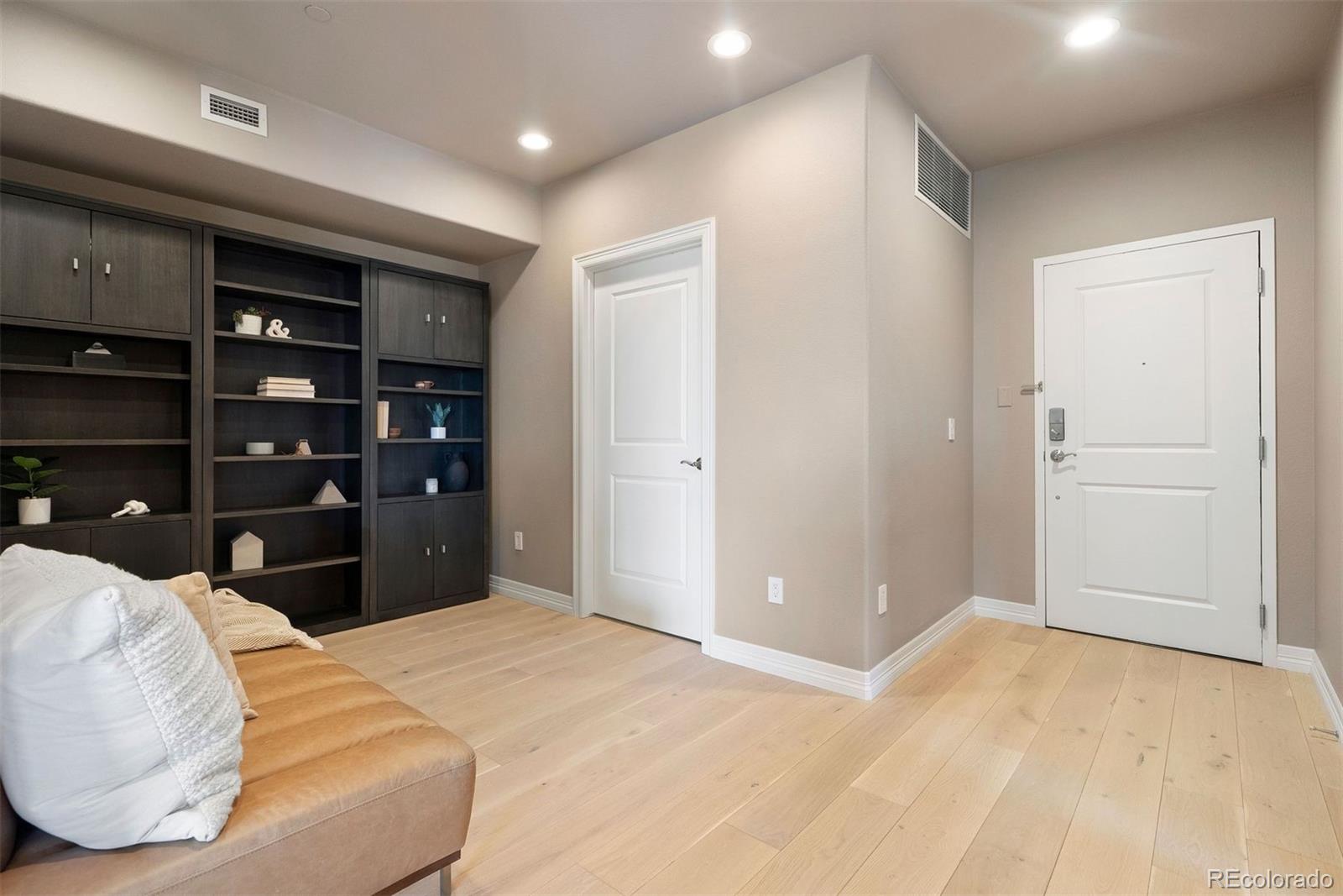 89 Rampart Way Unit: 504