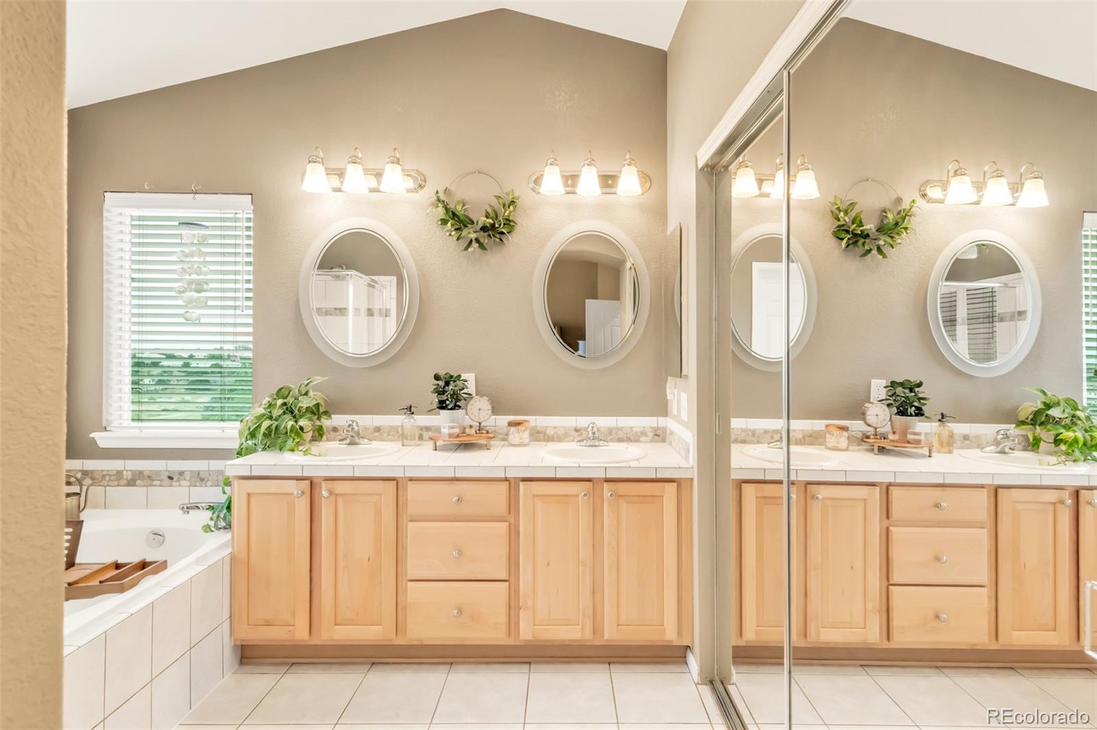 10253 Bentwood Circle