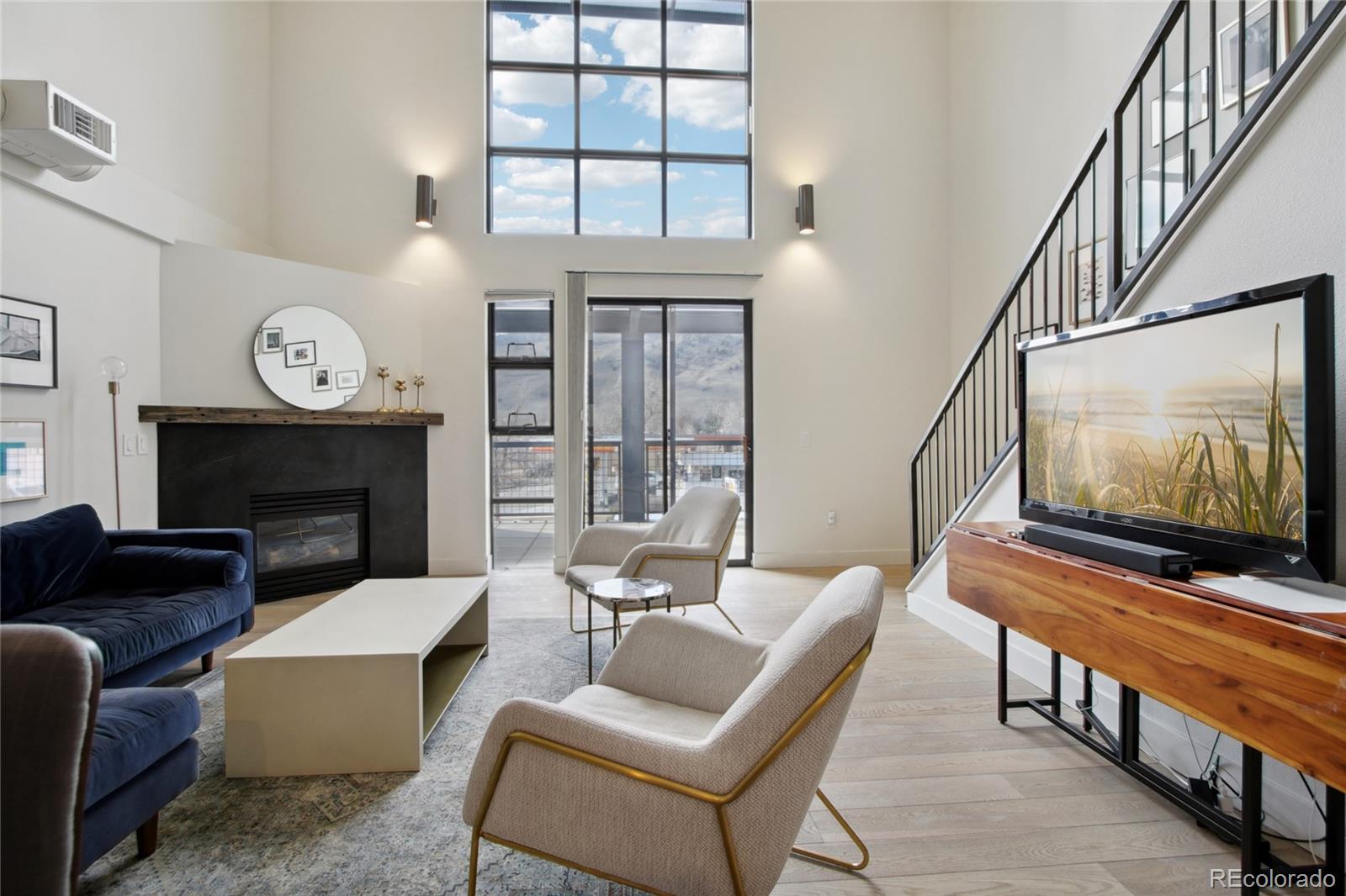 4520 Broadway Street Unit: 208