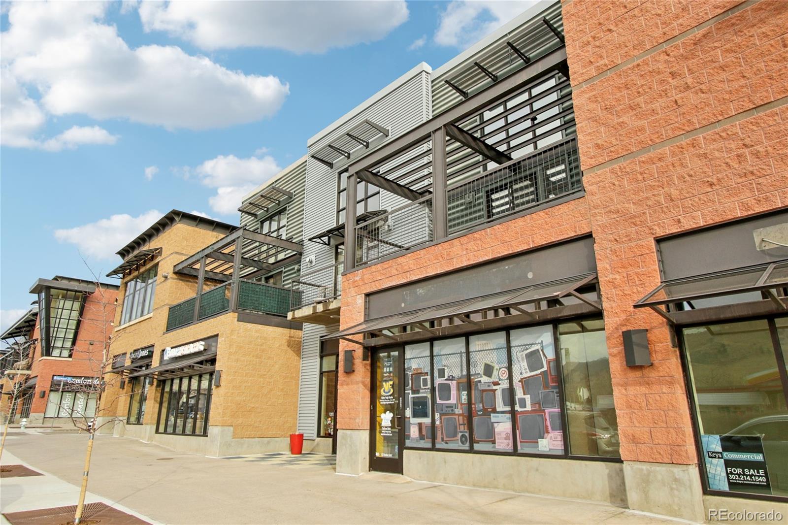 4520 Broadway Street Unit: 208