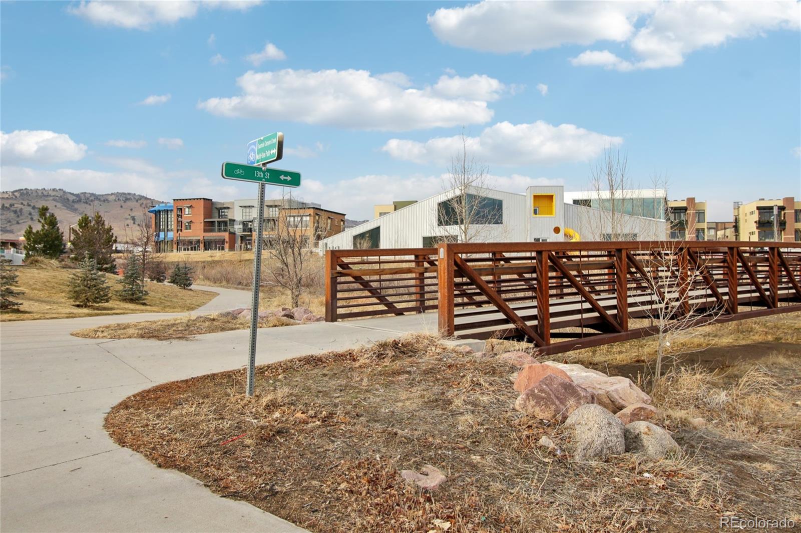 4520 Broadway Street Unit: 208