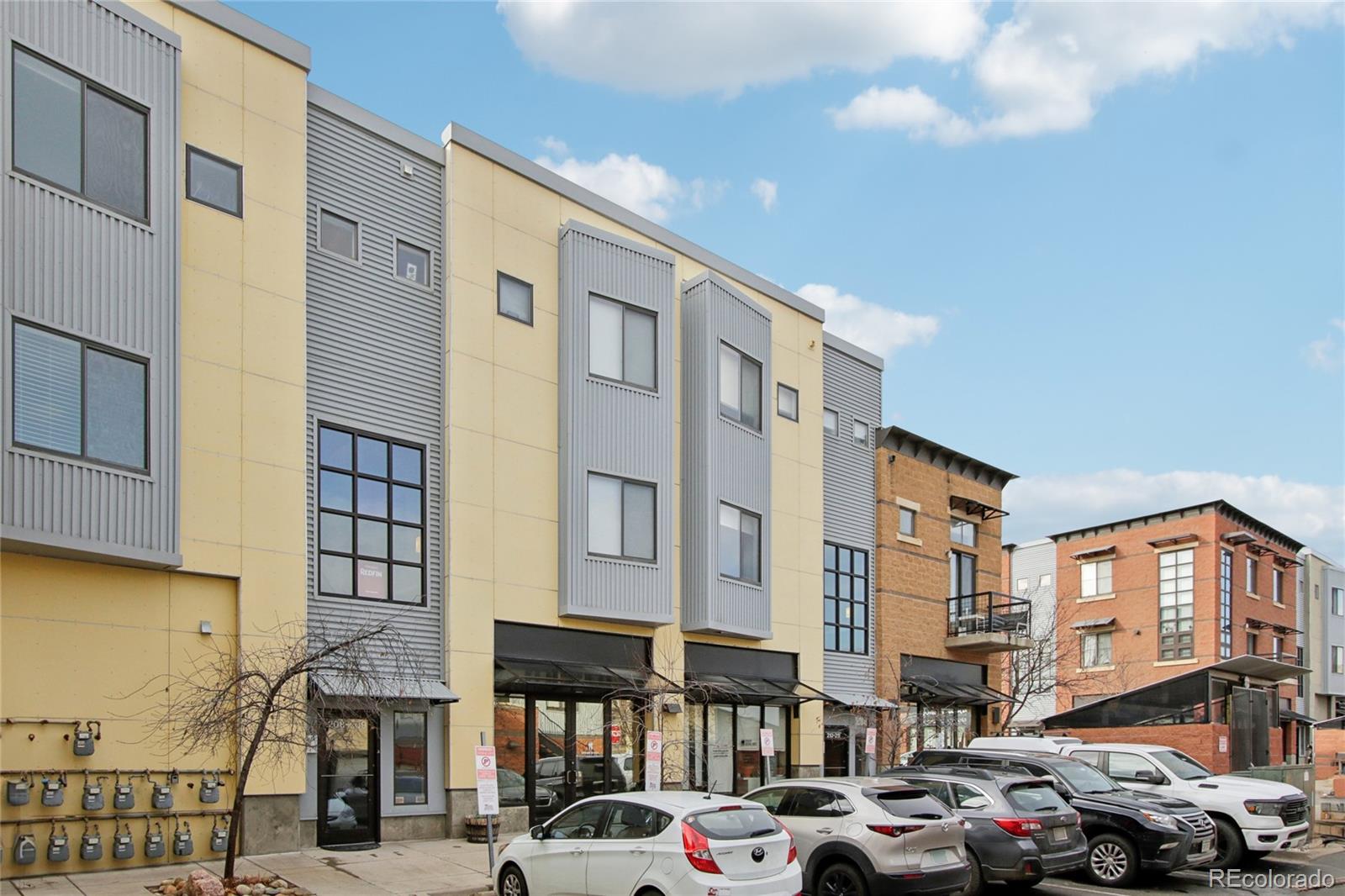 4520 Broadway Street Unit: 208