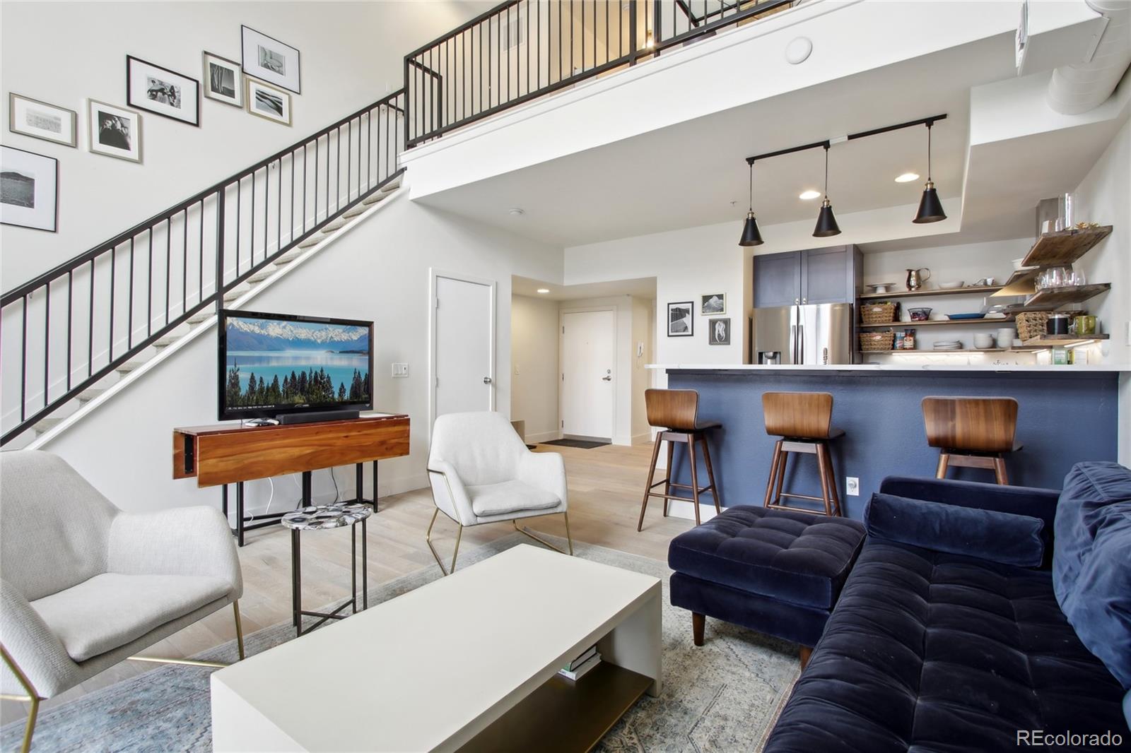 4520 Broadway Street Unit: 208