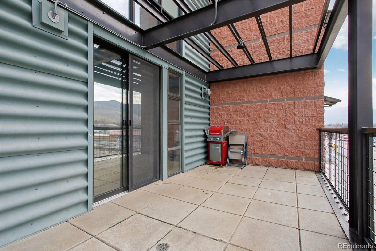 4520 Broadway Street Unit: 208