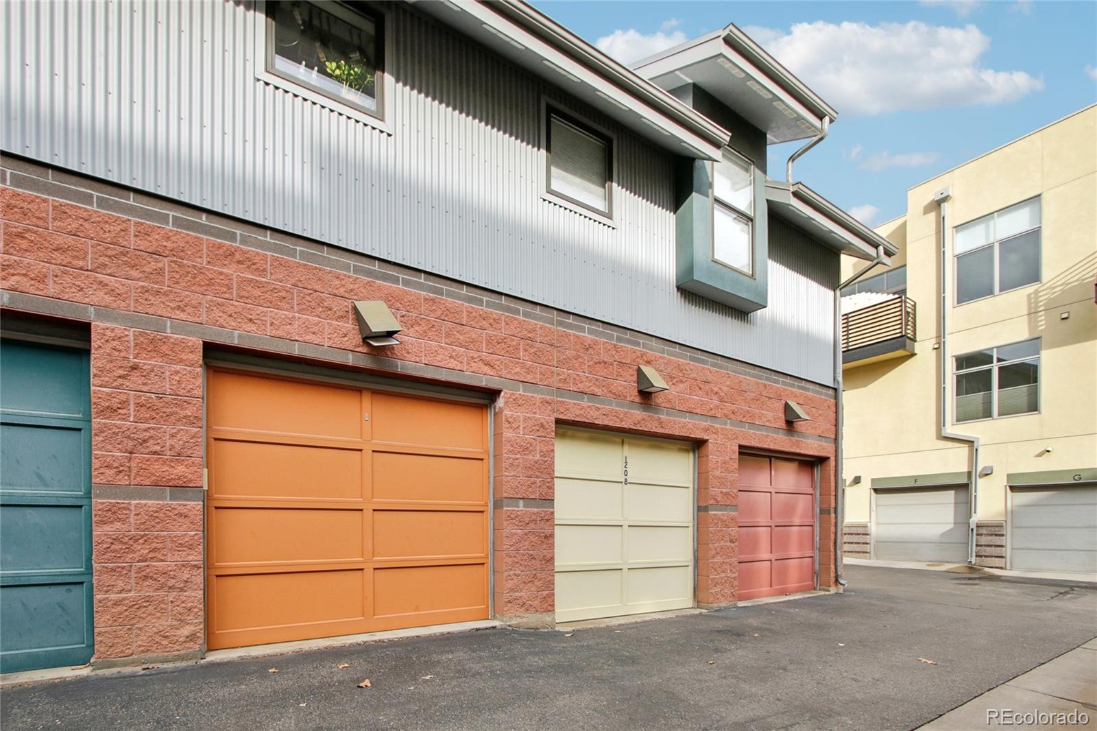 4520 Broadway Street Unit: 208