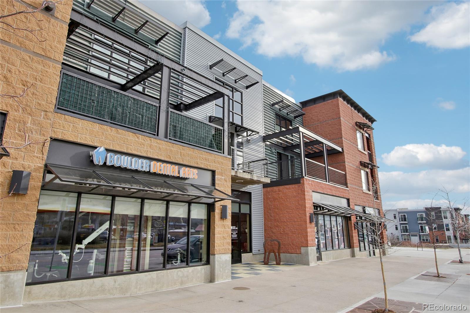 4520 Broadway Street Unit: 208