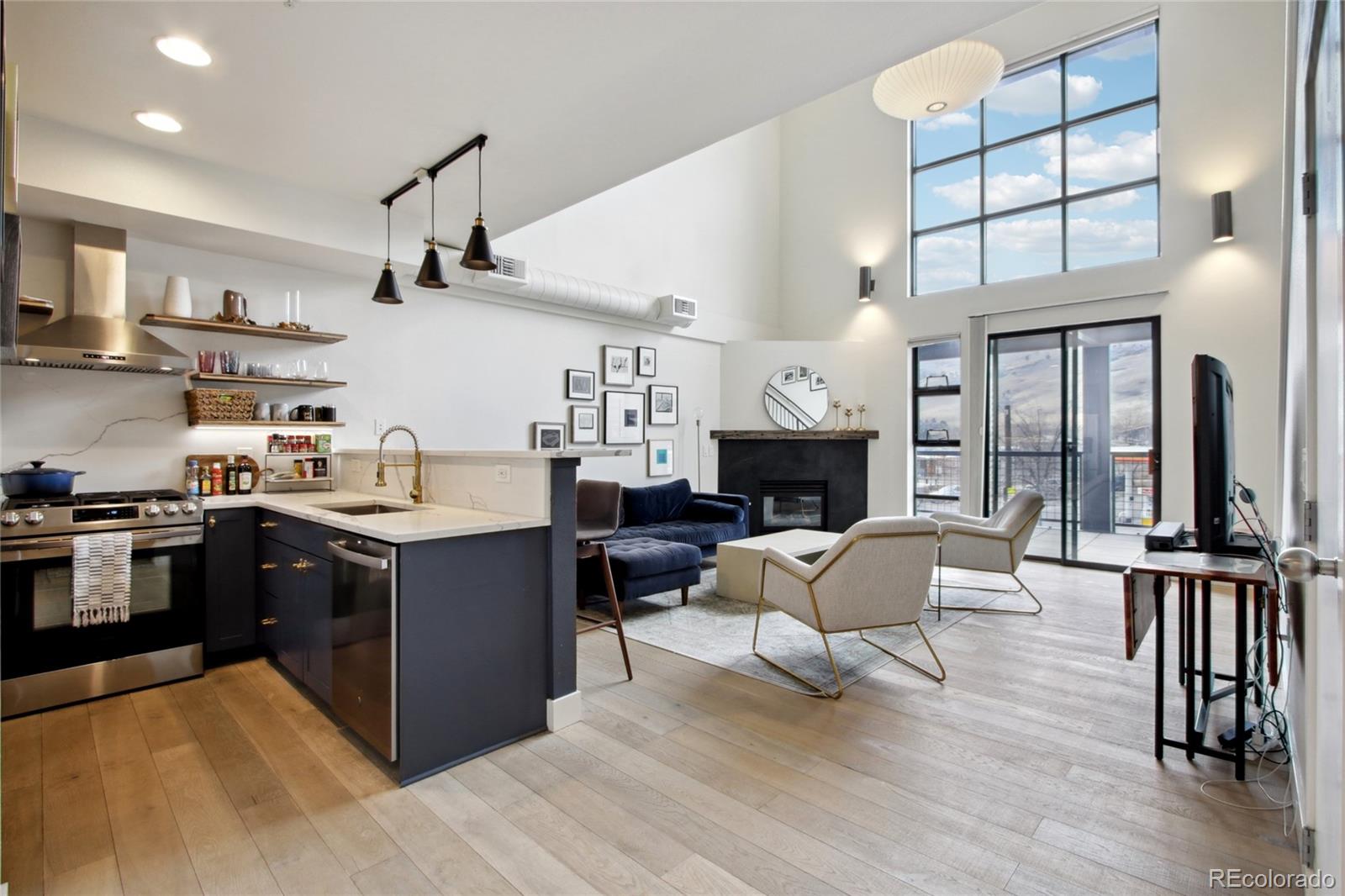 4520 Broadway Street Unit: 208