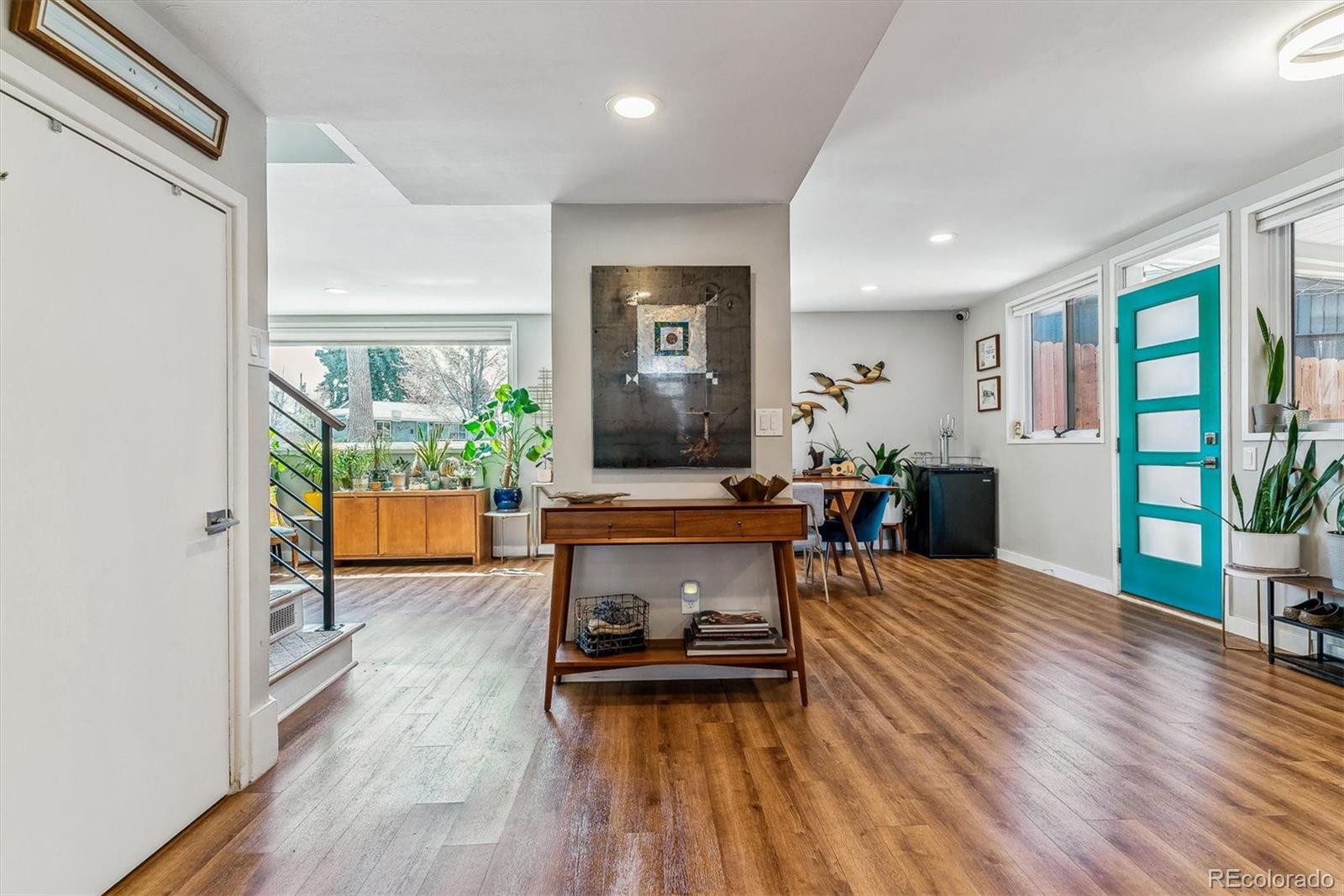 1325 S Ivy Way