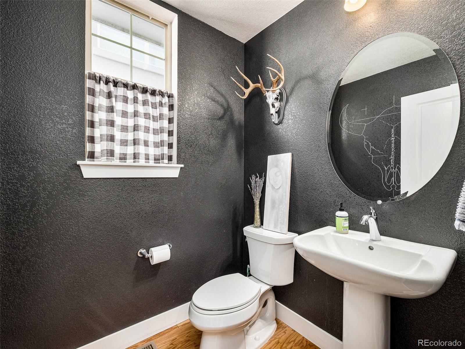 13725 Shoshone Lane