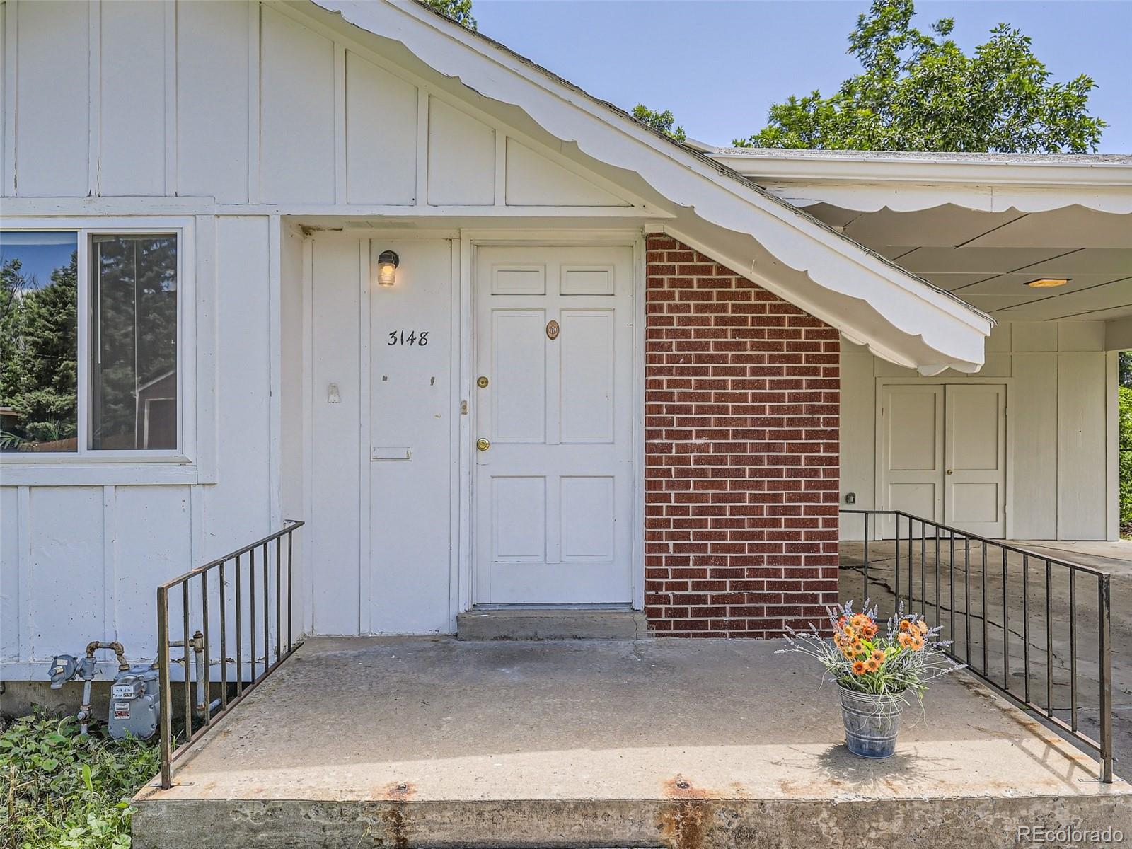 3148 E Maplewood Avenue