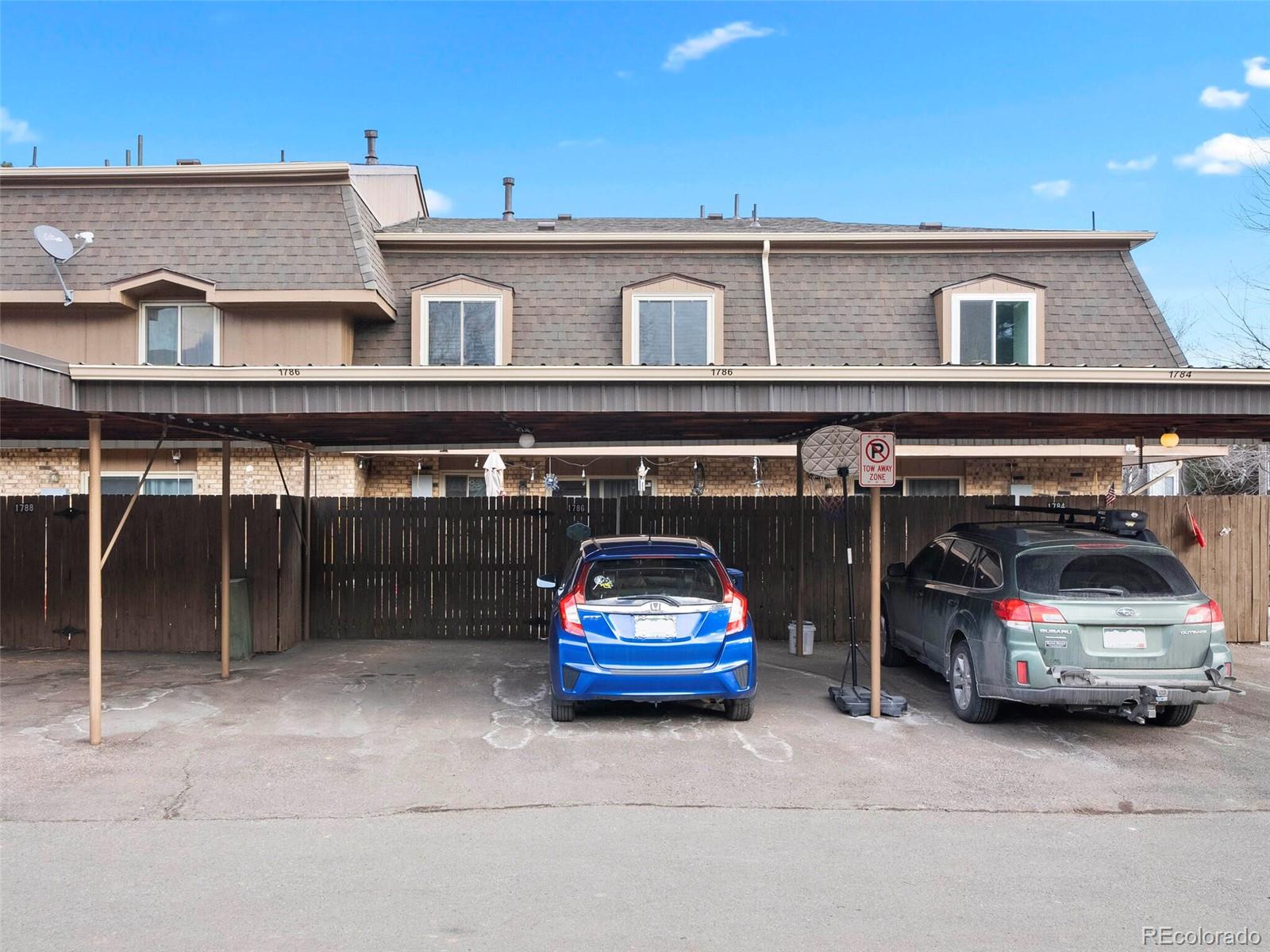 1786 Robb Street