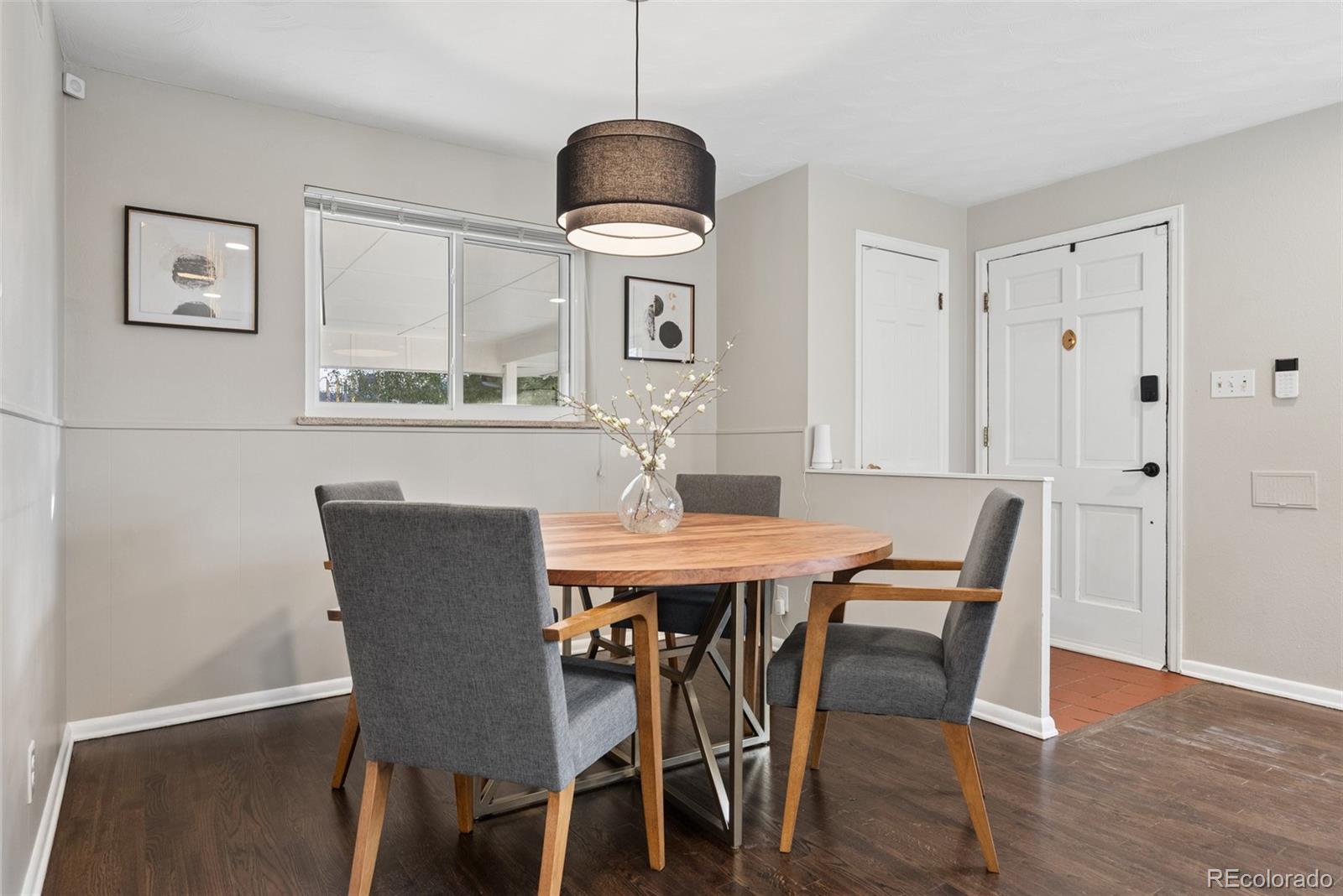 3148 E Maplewood Avenue