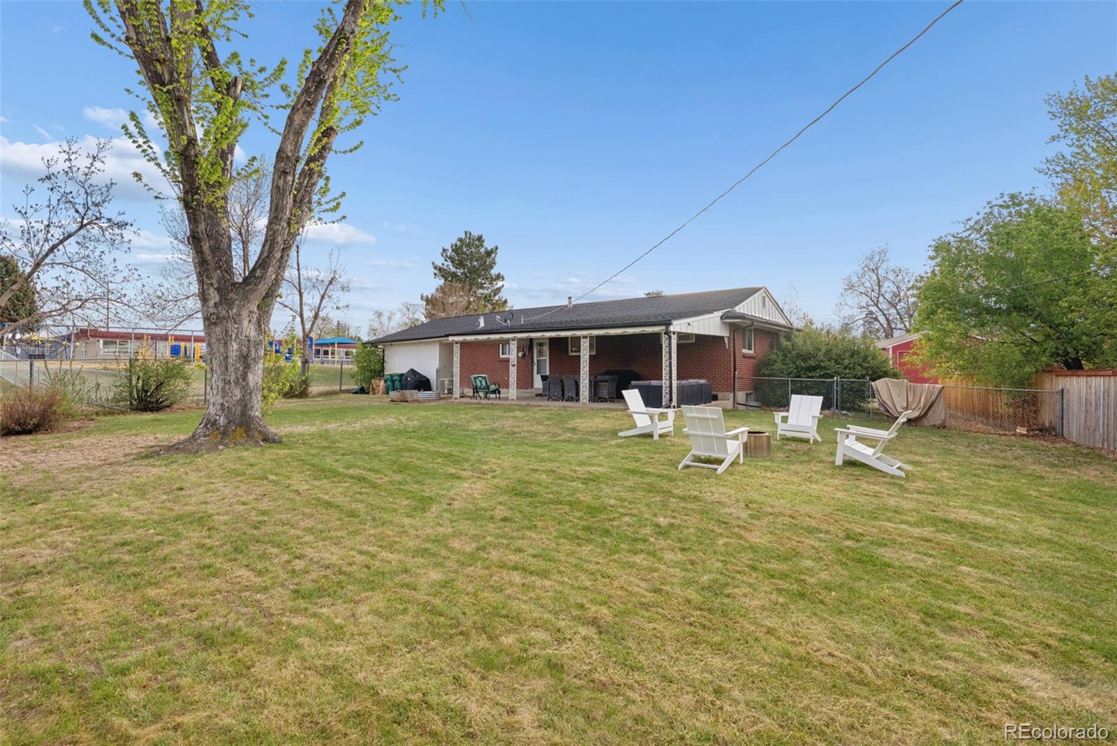 3148 E Maplewood Avenue