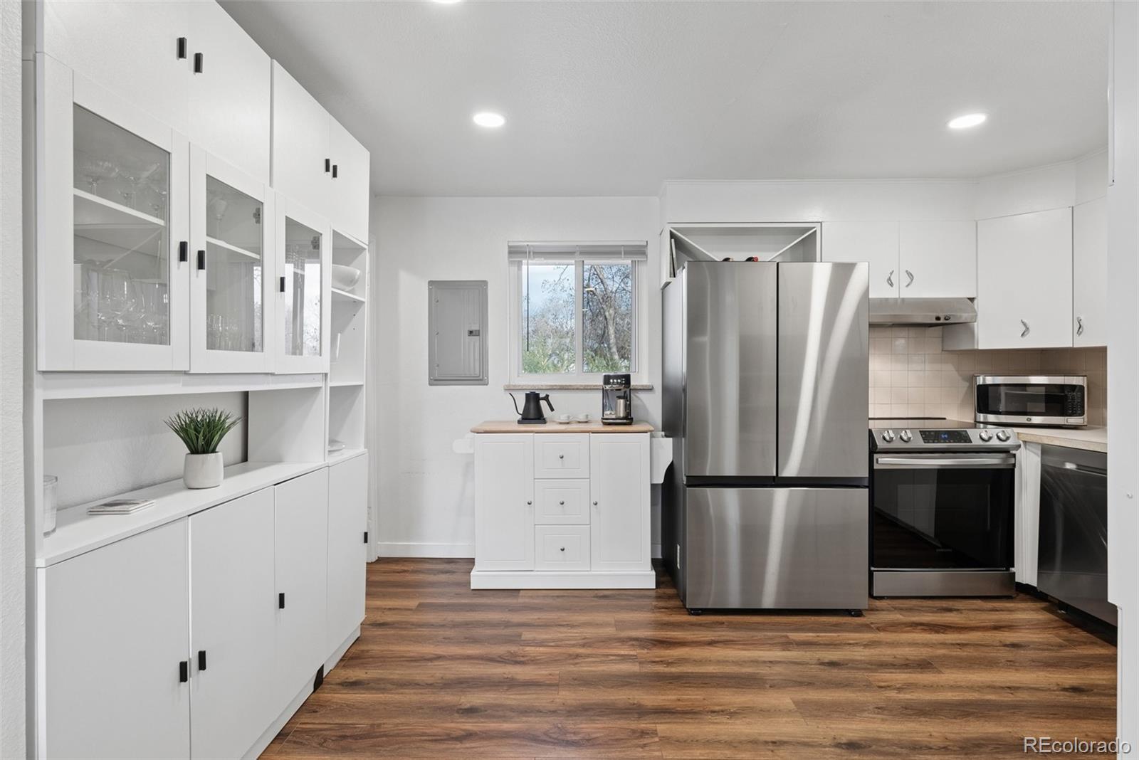 3148 E Maplewood Avenue