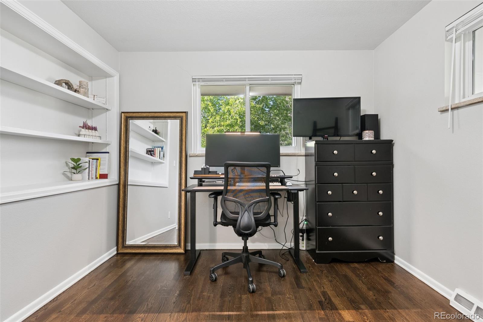 3148 E Maplewood Avenue