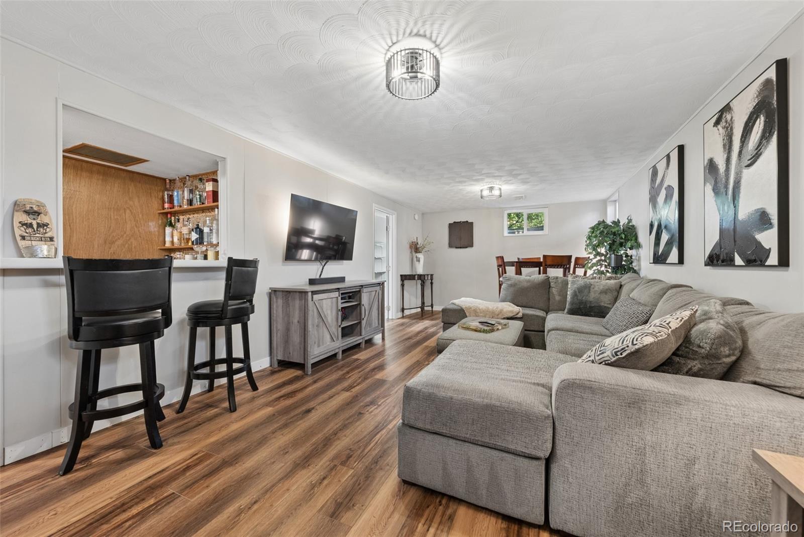 3148 E Maplewood Avenue