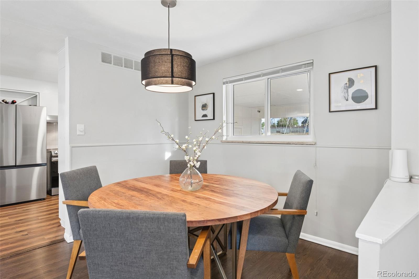 3148 E Maplewood Avenue