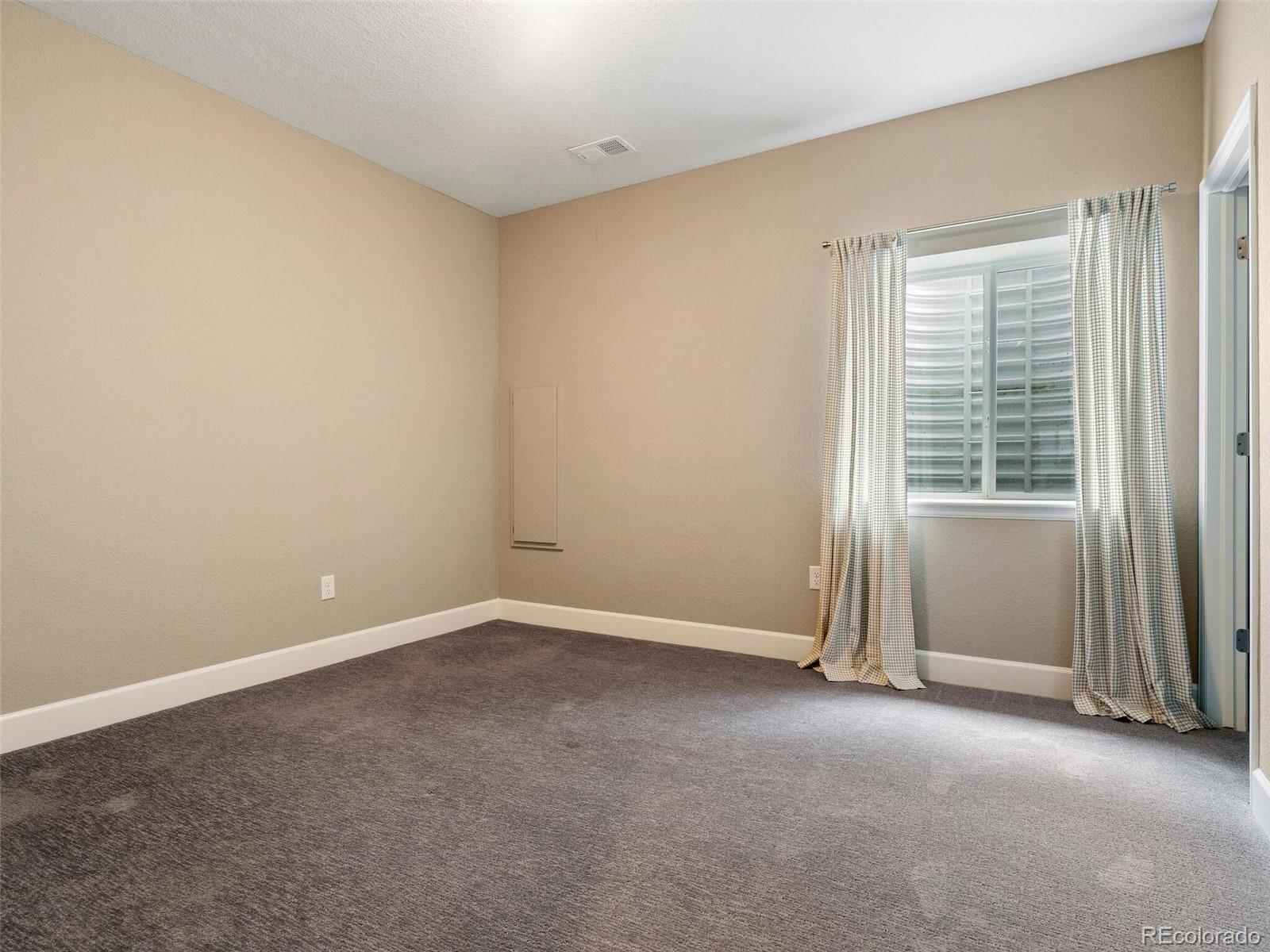 2085 E 150th Place
