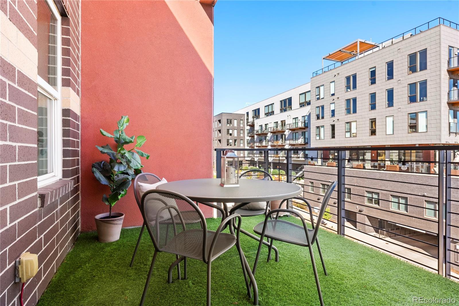 1555 Central Street Unit: 301