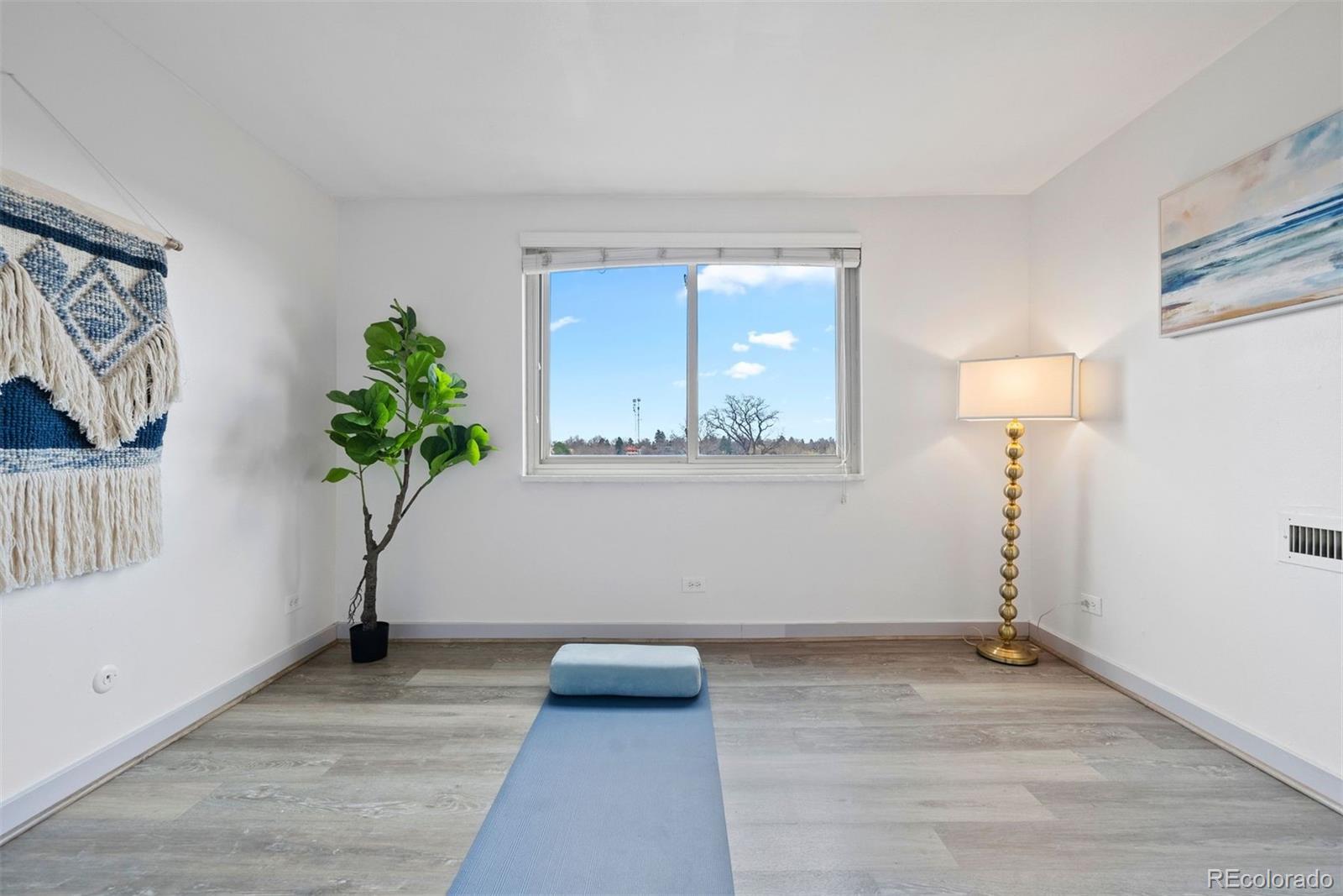 1366 Garfield Street Unit: 502