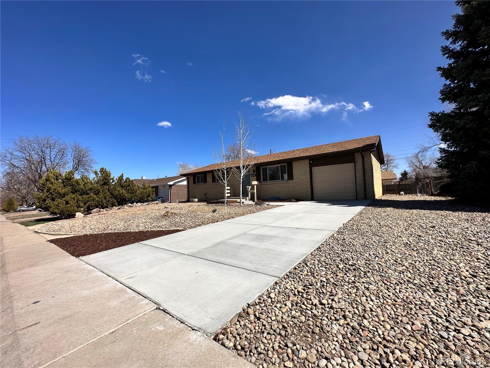 1676 S Yarrow Court