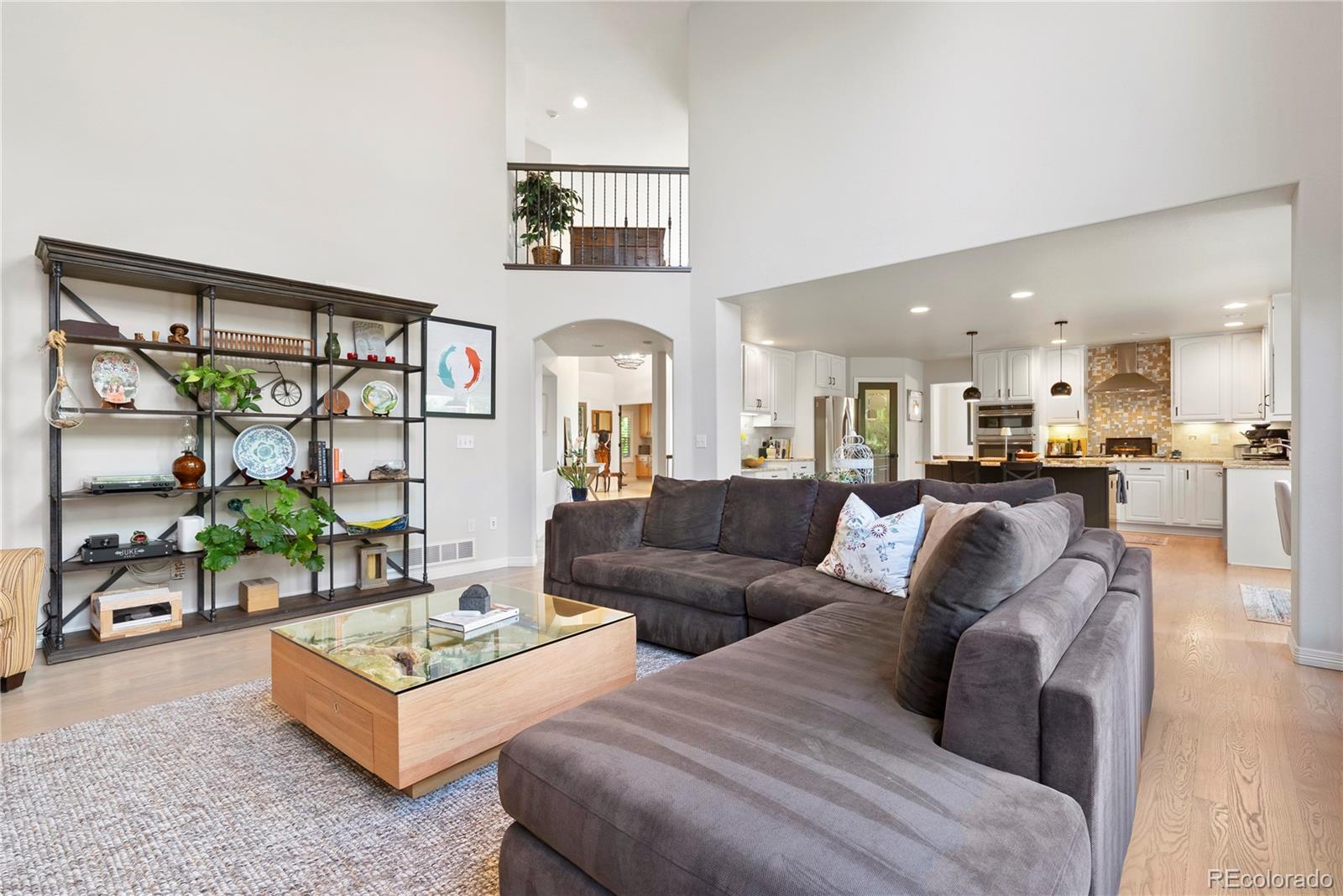 3822 Broadmoor Loop