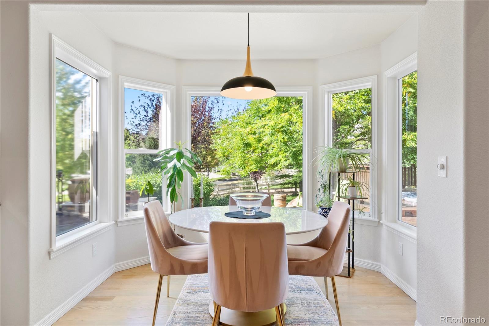 3822 Broadmoor Loop