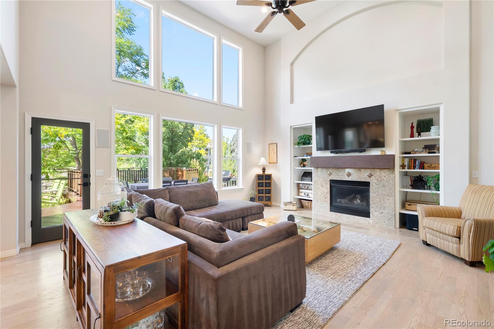 3822 Broadmoor Loop