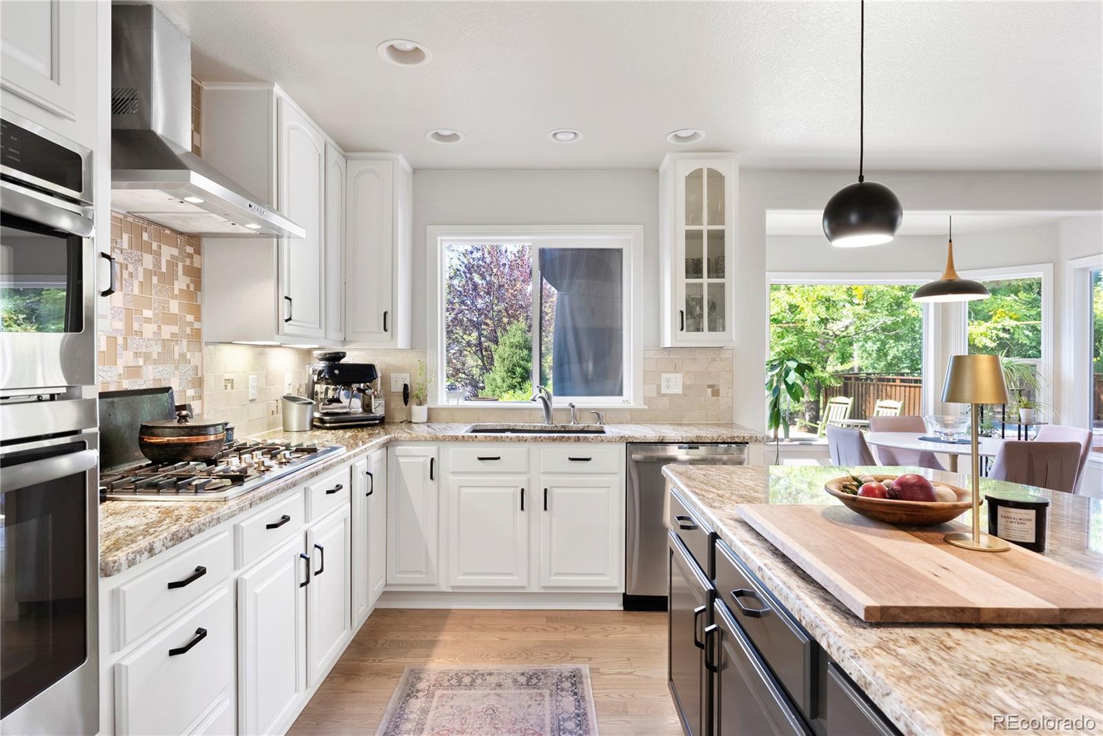 3822 Broadmoor Loop