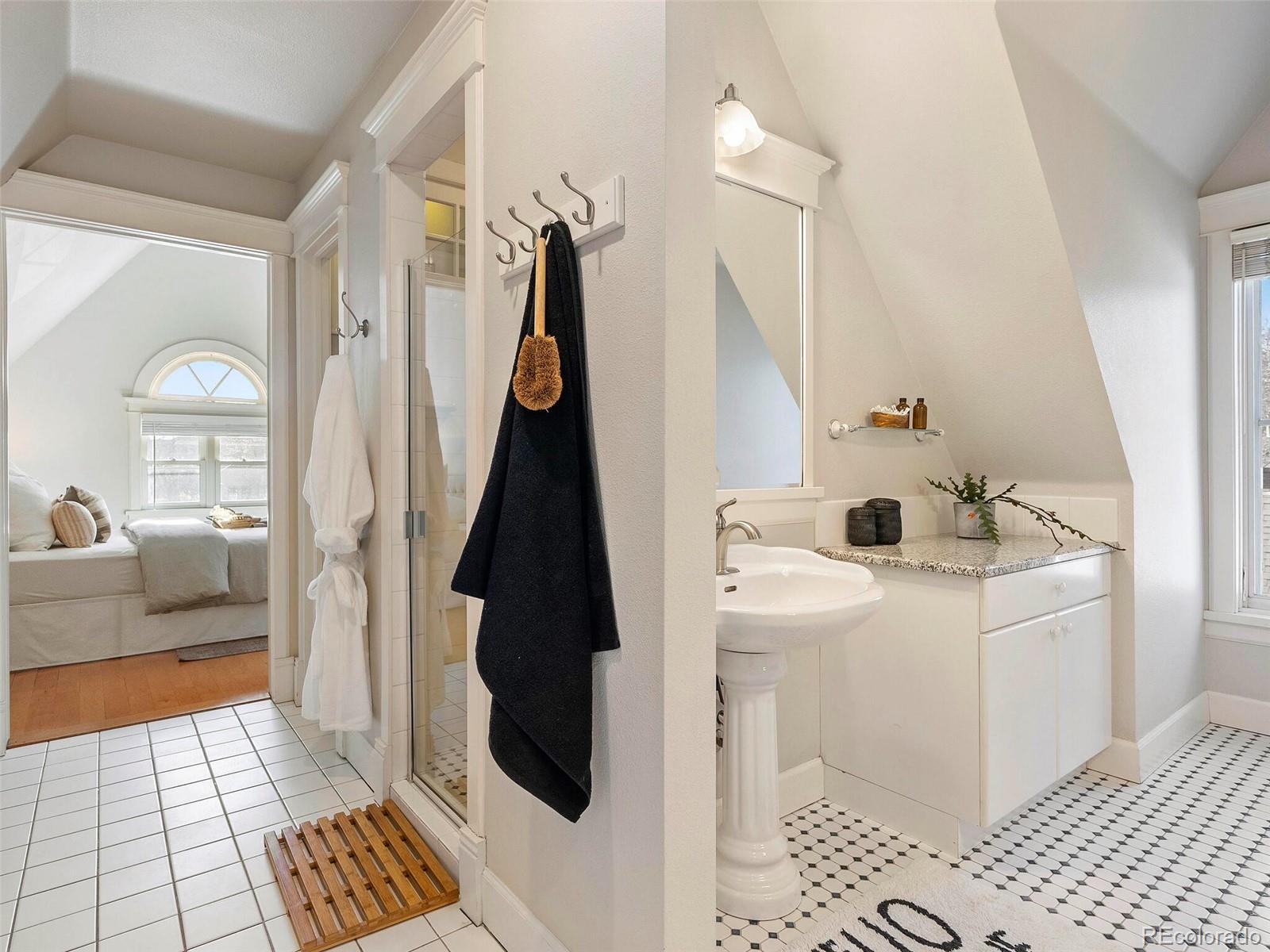 1333 Pine Street Unit: 4