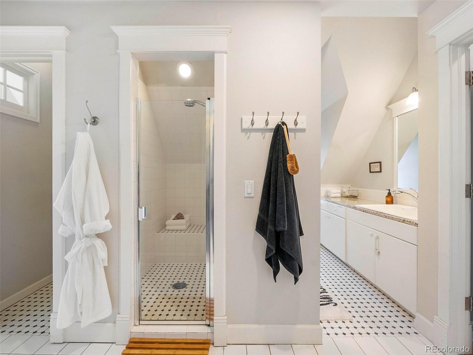 1333 Pine Street Unit: 4